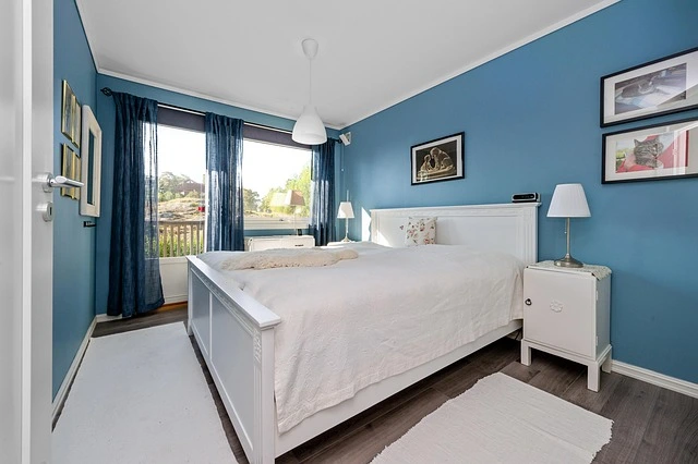 Tips Memilih Warna Cat Kamar Berdasarkan Pencahayaan dan Luas Ruangan