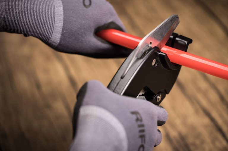 How to Choose the Right PEX Fittings & Installation Method
